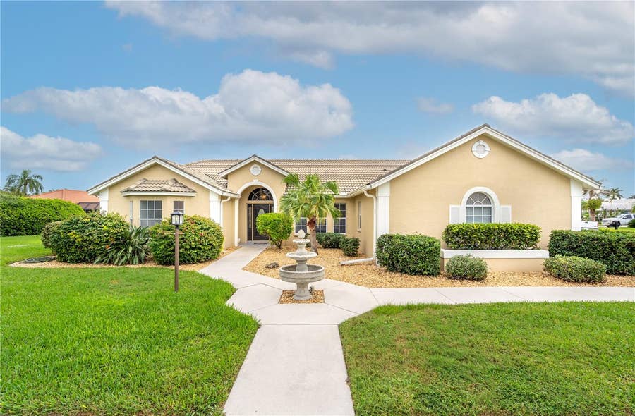 Property photo for 5828 SANDY POINTE DRIVE, Sarasota, FL