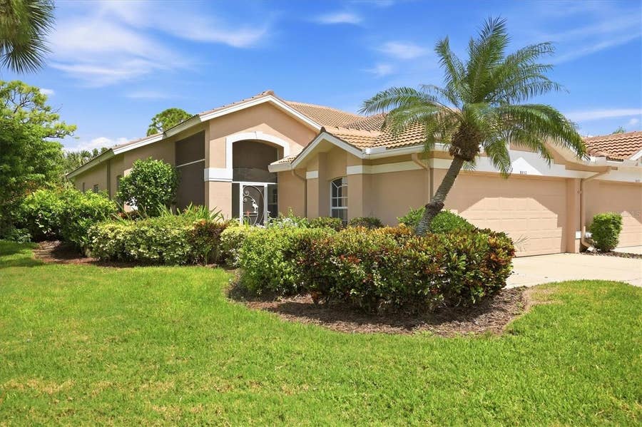 Property photo for 9413 FOREST HILLS CIRCLE, Sarasota, FL