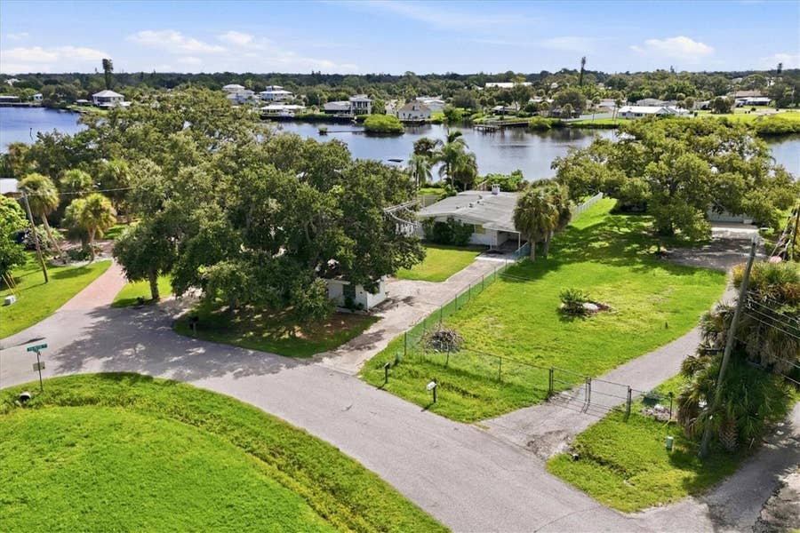 Property photo for 114 MAGNOLIA AVENUE, Nokomis, FL