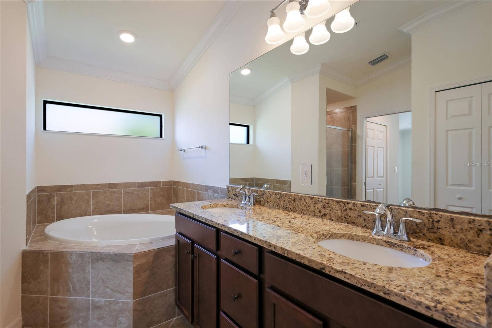 5614 PALMER CIRCLE, #206, Bradenton, FL 34211 5614 PALMER CIRCLE, #206, Bradenton, FL 34211