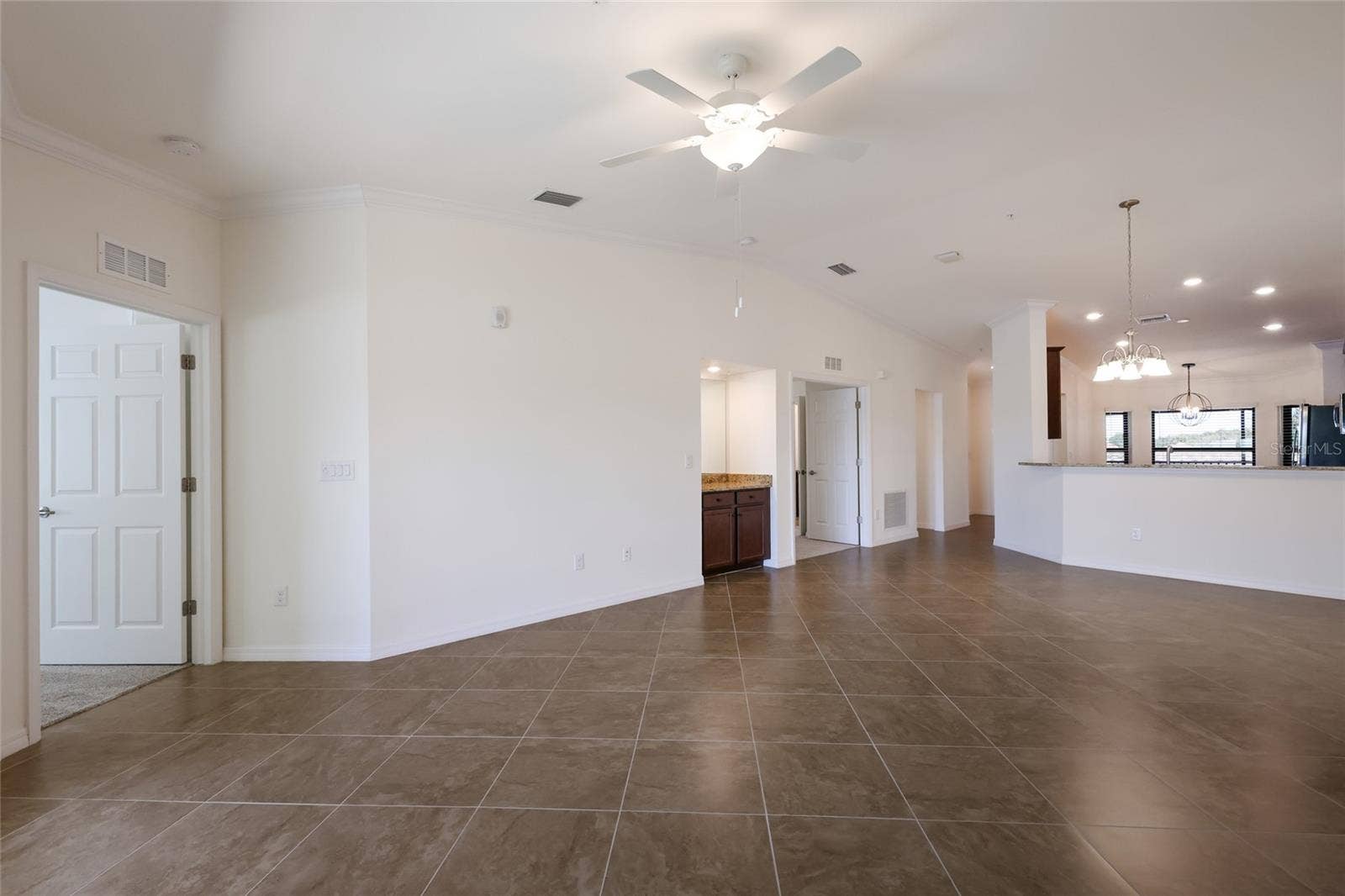 5614 PALMER CIRCLE, #206, Bradenton, FL 34211 5614 PALMER CIRCLE, #206, Bradenton, FL 34211