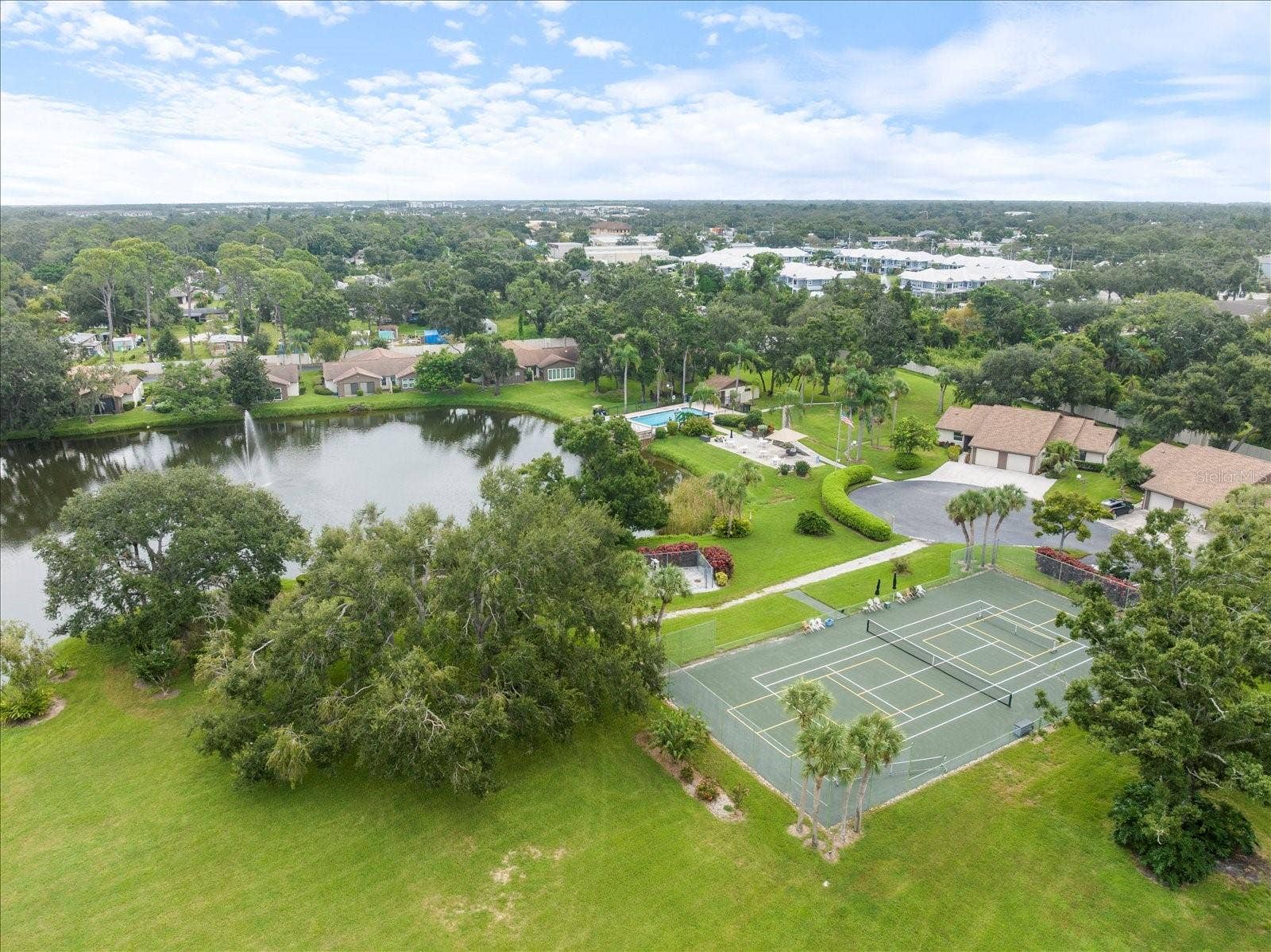 462 OAK HILL CIRCLE, #5, Sarasota, FL 34232 462 OAK HILL CIRCLE, #5, Sarasota, FL 34232