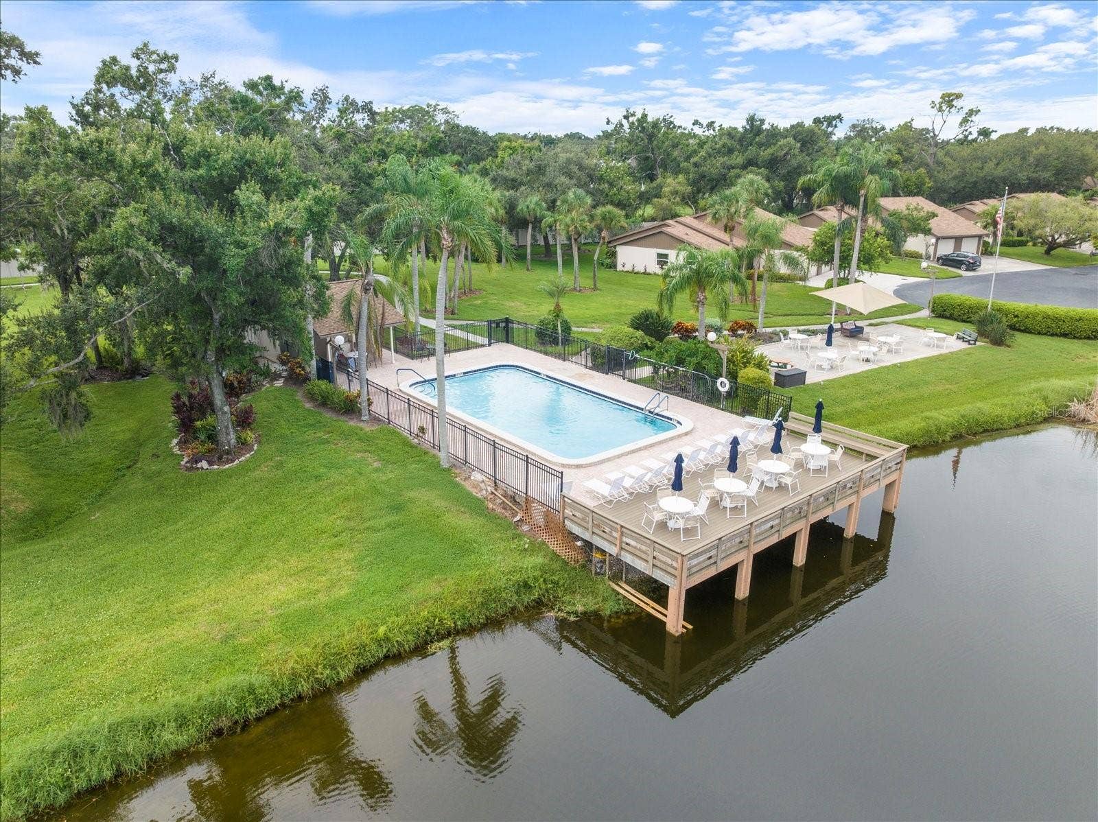 462 OAK HILL CIRCLE, #5, Sarasota, FL 34232 462 OAK HILL CIRCLE, #5, Sarasota, FL 34232