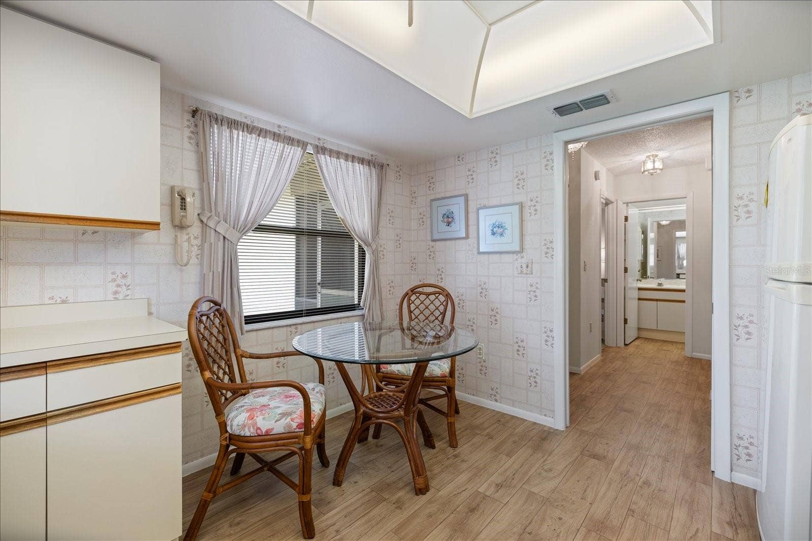 462 OAK HILL CIRCLE, #5, Sarasota, FL 34232 462 OAK HILL CIRCLE, #5, Sarasota, FL 34232