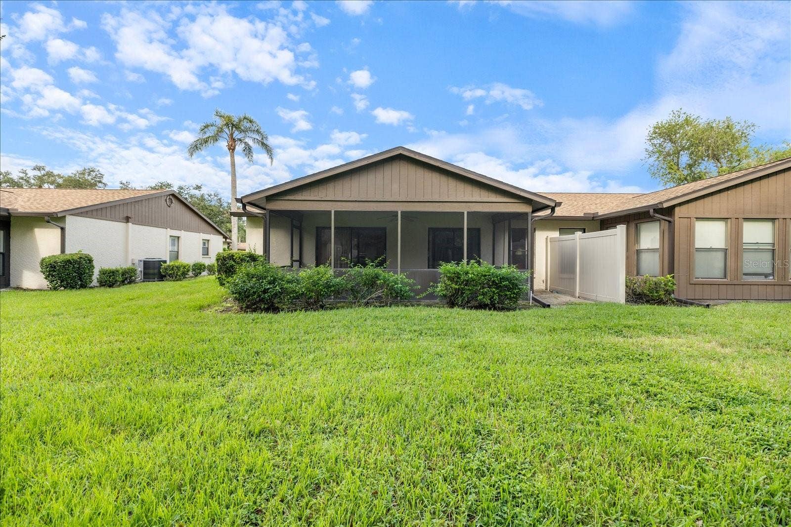 462 OAK HILL CIRCLE, #5, Sarasota, FL 34232 462 OAK HILL CIRCLE, #5, Sarasota, FL 34232
