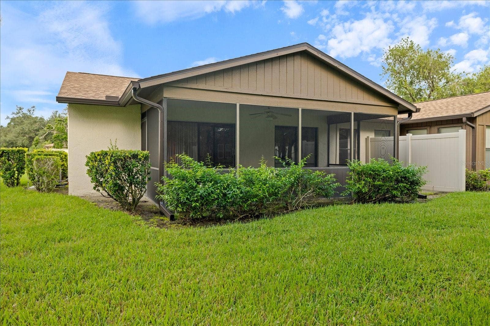 462 OAK HILL CIRCLE, #5, Sarasota, FL 34232 462 OAK HILL CIRCLE, #5, Sarasota, FL 34232