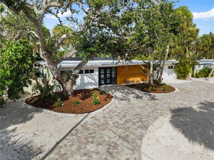 Property photo for 4879 COMMONWEALTH DRIVE, Sarasota, FL