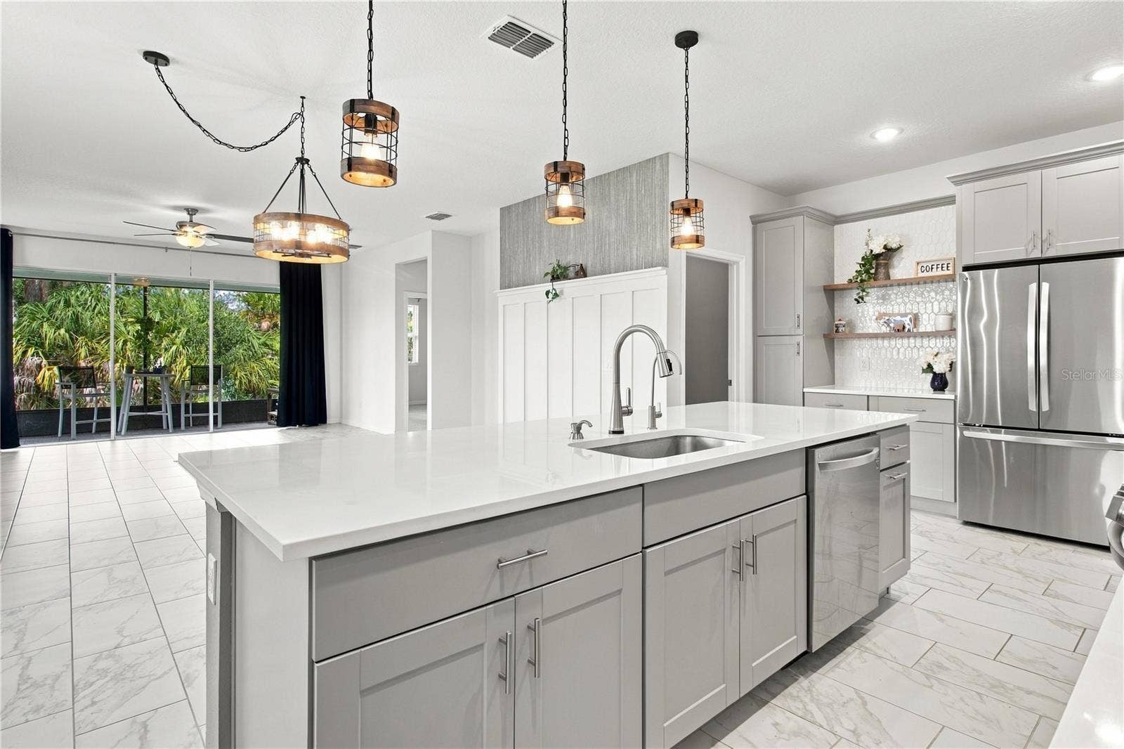 5706 MEZZANA RUN, Palmetto, FL 34221 Gorgeous Decor & Lighting