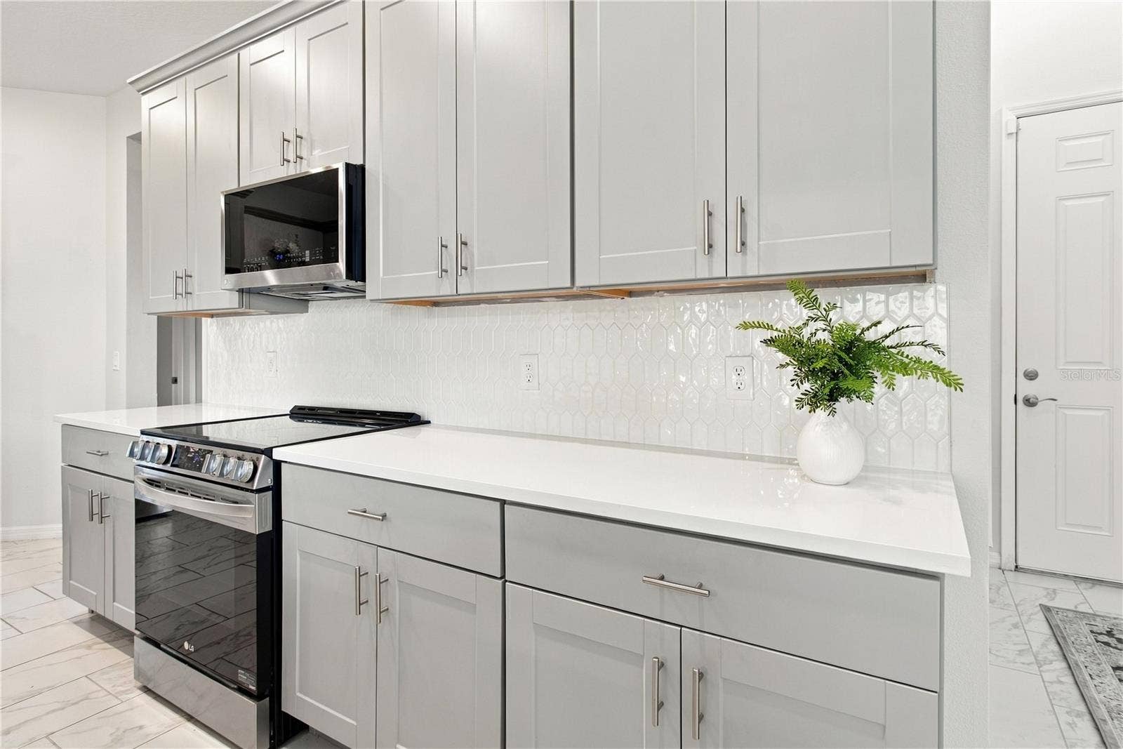 5706 MEZZANA RUN, Palmetto, FL 34221 Kitchen - Storage & Spacious Countertops