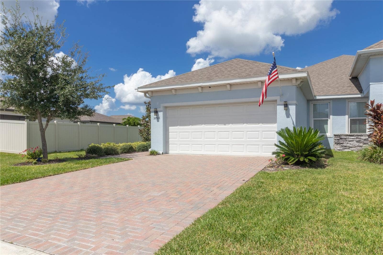 5706 MEZZANA RUN, Palmetto, FL 34221 Beautiful End Unit w/2 Car Garage & Paver Driveway
