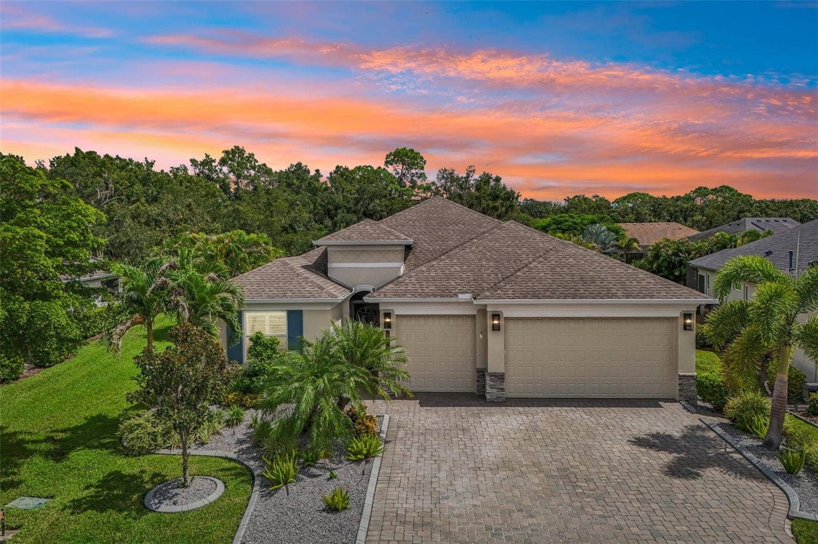 825 HIMALAYAN RUN, Bradenton, FL 34212 825 HIMALAYAN RUN, Bradenton, FL 34212