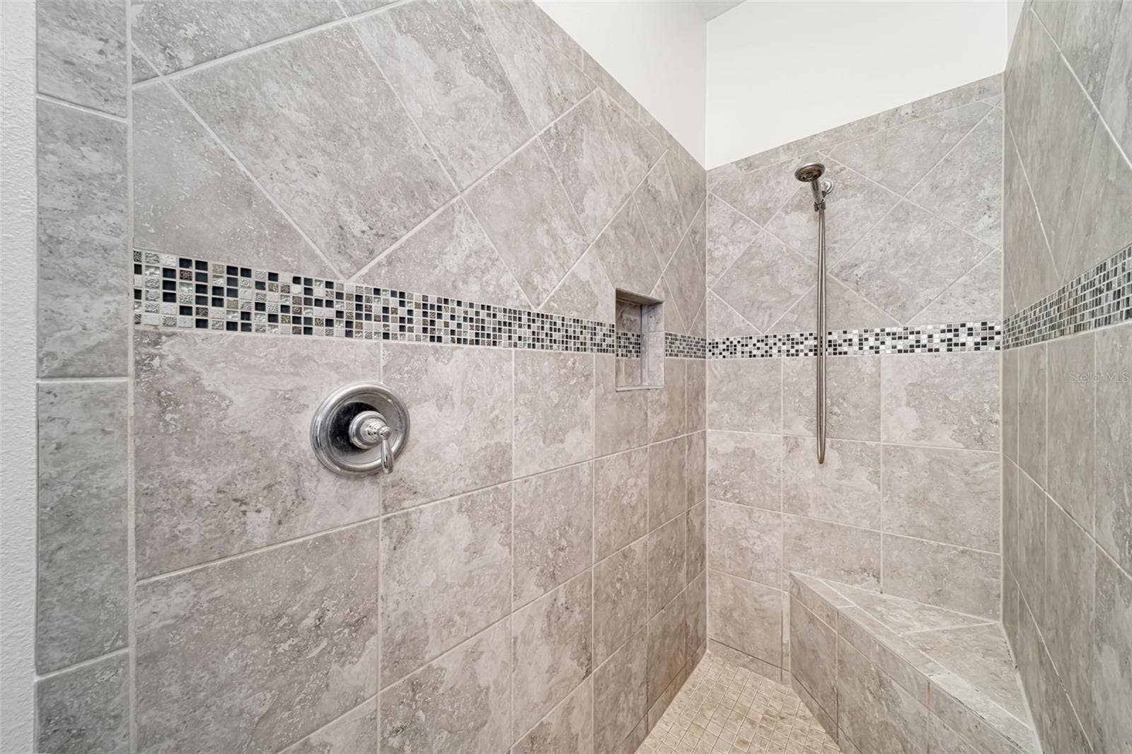6195 ANISE DRIVE, Sarasota, FL 34238