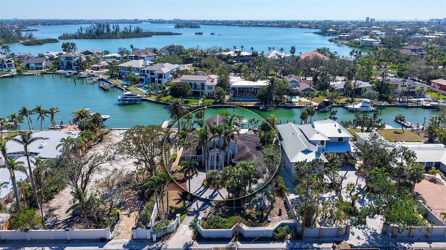 Property photo for 732 SIESTA DRIVE, Sarasota, FL