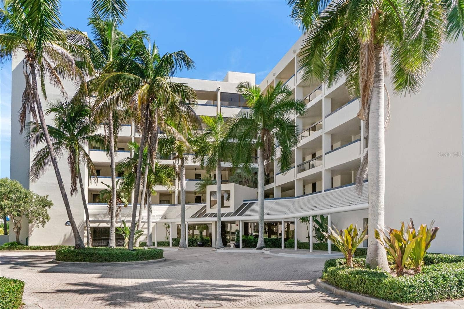 1932 HARBOURSIDE DRIVE, #214, Longboat Key, FL 34228 Fairway Bay 1