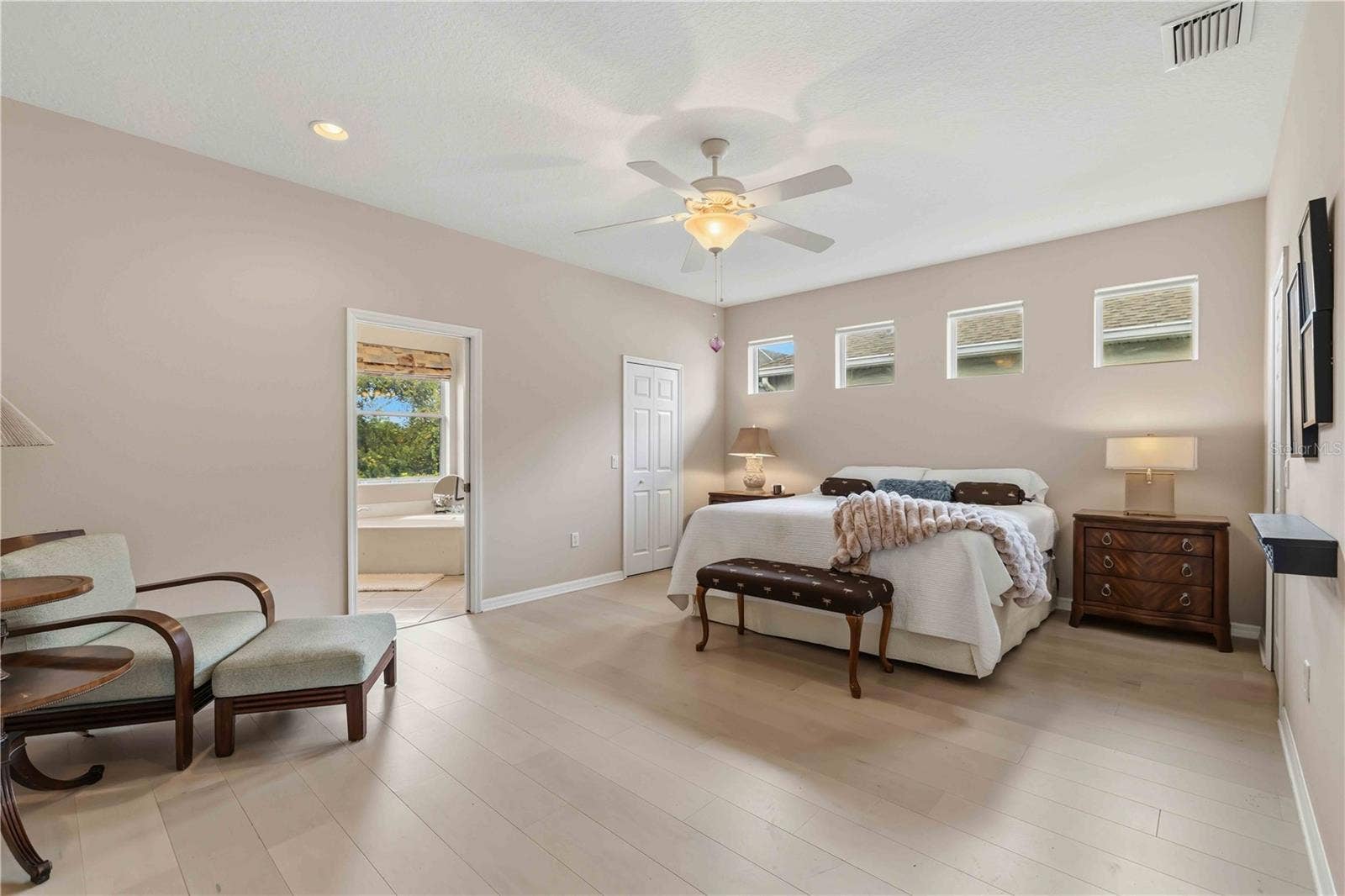 7907 ASHLEY CIRCLE, Bradenton, FL 34201 7907 ASHLEY CIRCLE, Bradenton, FL 34201