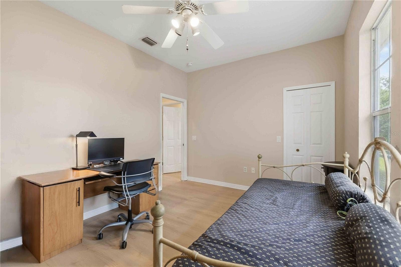 7907 ASHLEY CIRCLE, Bradenton, FL 34201 7907 ASHLEY CIRCLE, Bradenton, FL 34201