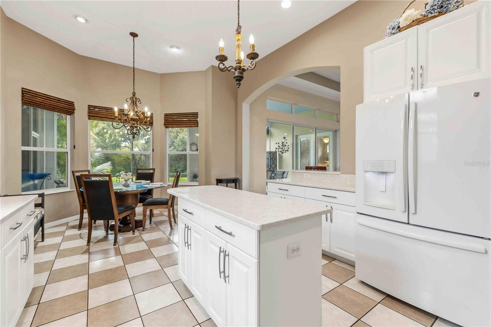 7907 ASHLEY CIRCLE, Bradenton, FL 34201 7907 ASHLEY CIRCLE, Bradenton, FL 34201
