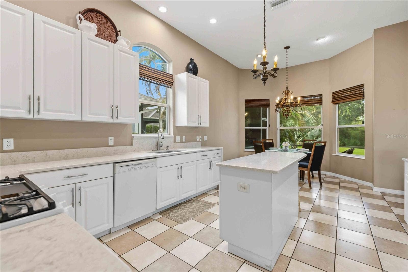 7907 ASHLEY CIRCLE, Bradenton, FL 34201 7907 ASHLEY CIRCLE, Bradenton, FL 34201