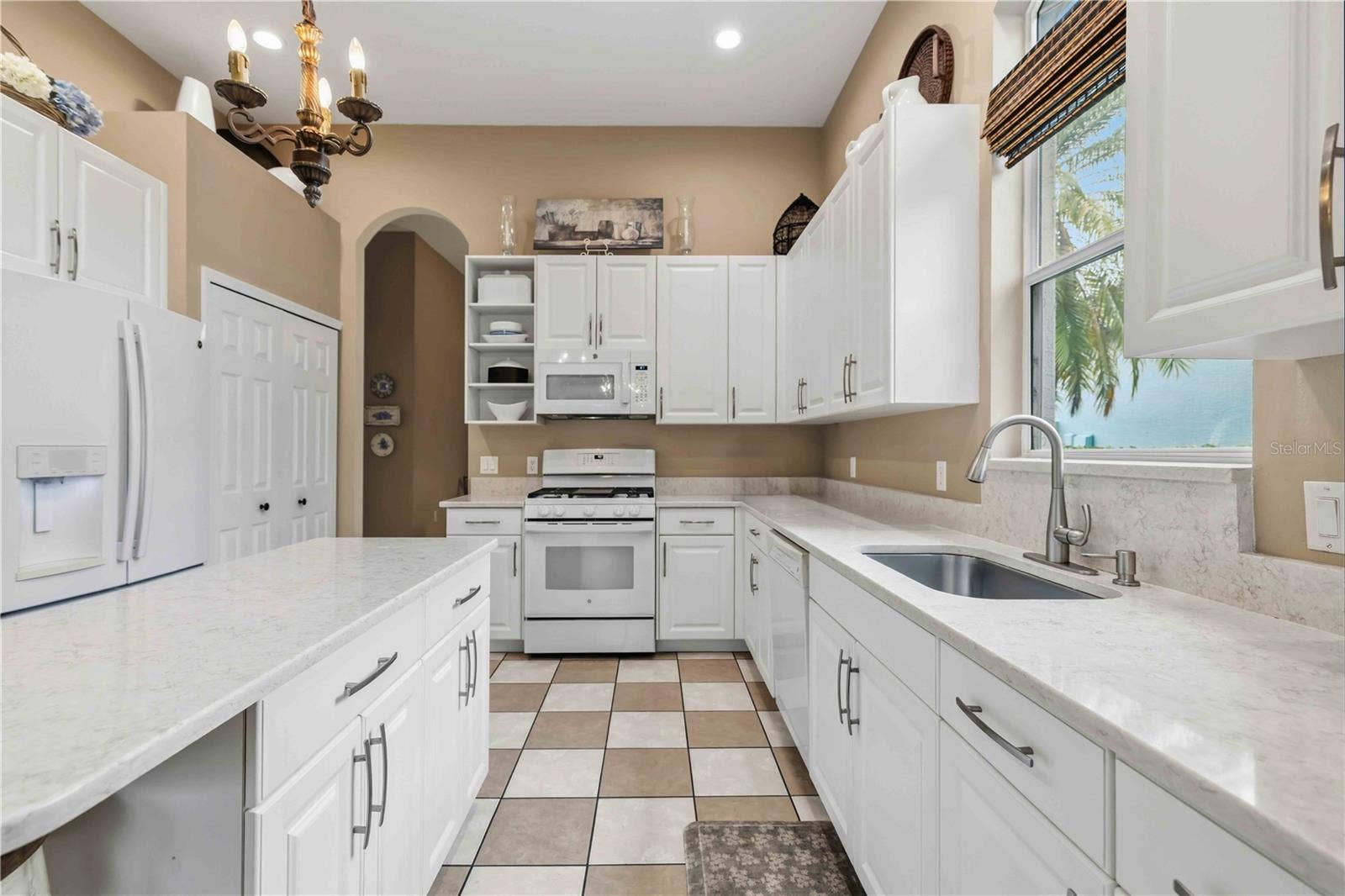 7907 ASHLEY CIRCLE, Bradenton, FL 34201 7907 ASHLEY CIRCLE, Bradenton, FL 34201