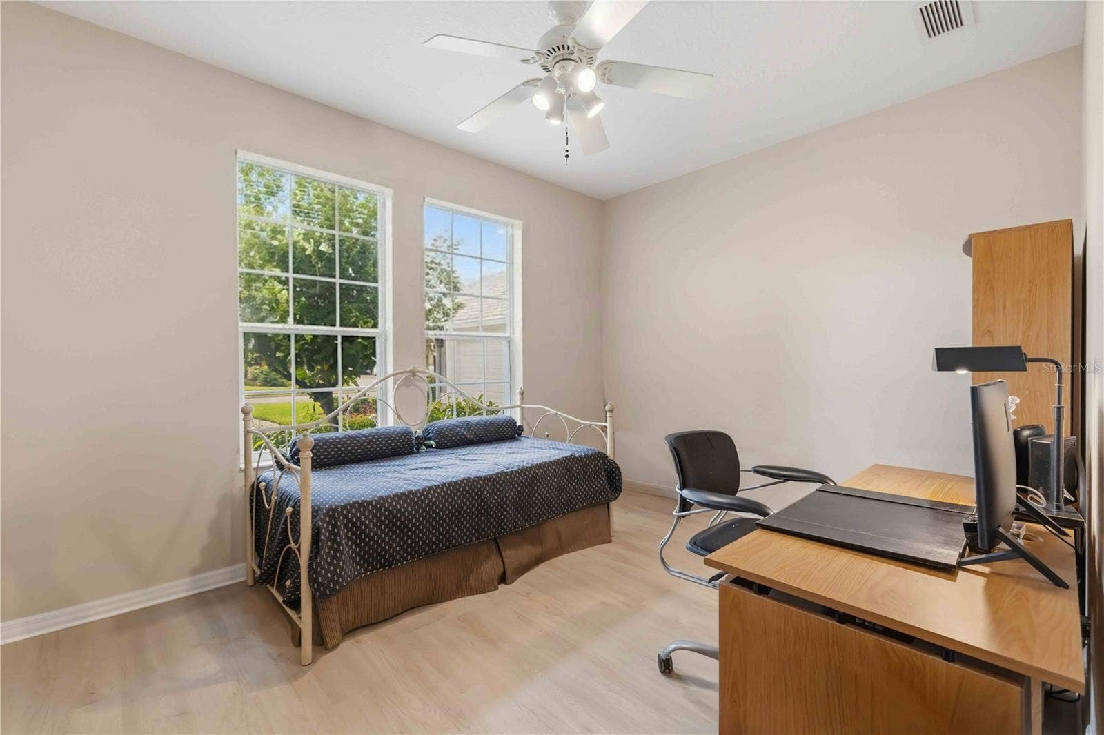 7907 ASHLEY CIRCLE, Bradenton, FL 34201 7907 ASHLEY CIRCLE, Bradenton, FL 34201