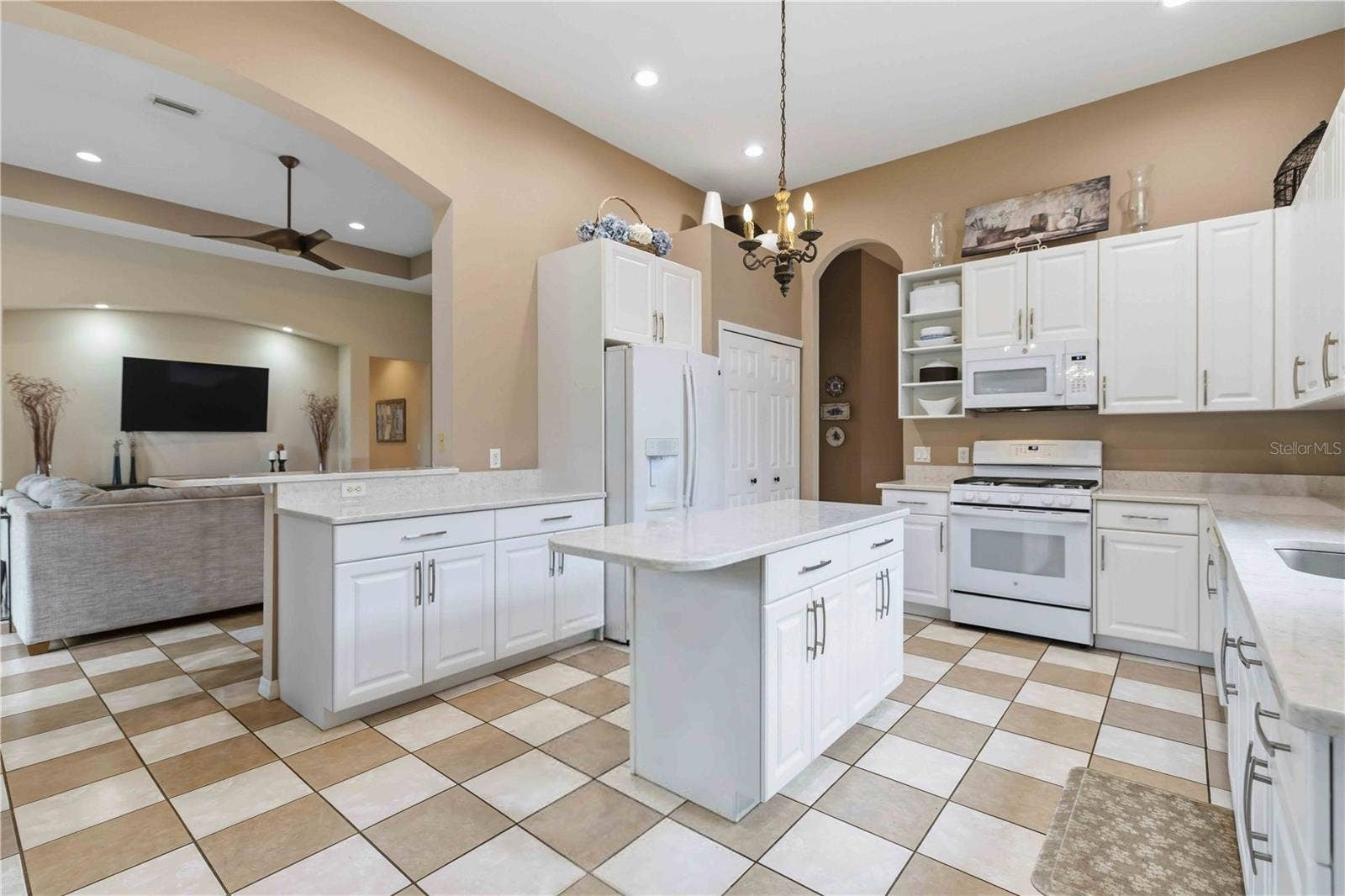 7907 ASHLEY CIRCLE, Bradenton, FL 34201 7907 ASHLEY CIRCLE, Bradenton, FL 34201