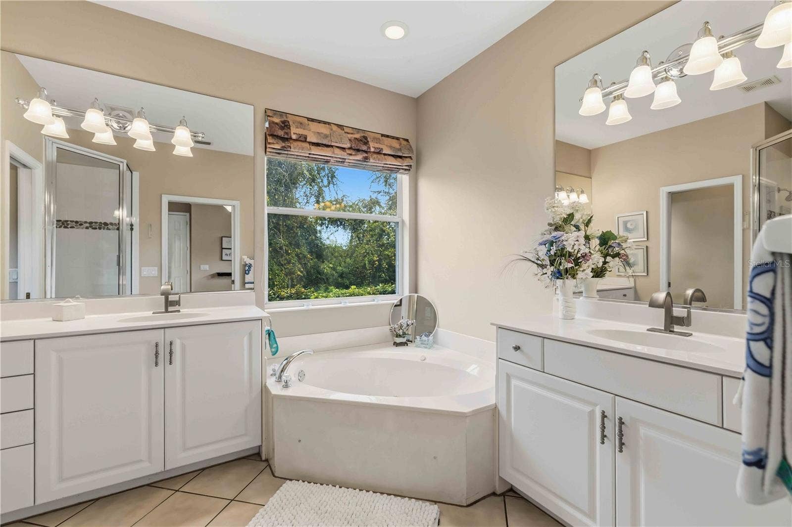 7907 ASHLEY CIRCLE, Bradenton, FL 34201 7907 ASHLEY CIRCLE, Bradenton, FL 34201
