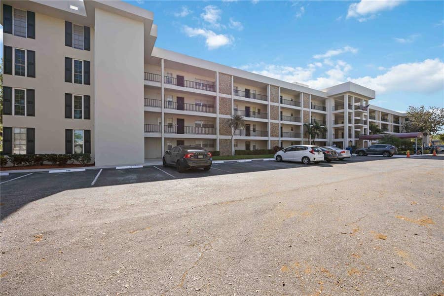 Property photo for 7461 W COUNTRY CLUB DRIVE N, #207, Sarasota, FL