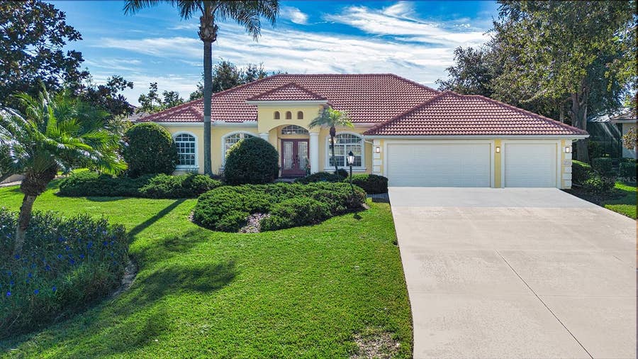 Property photo for 3716 EAGLE HAMMOCK DRIVE, Sarasota, FL