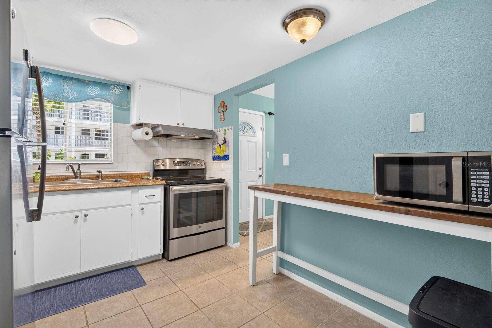 Cozy Kitchen Area