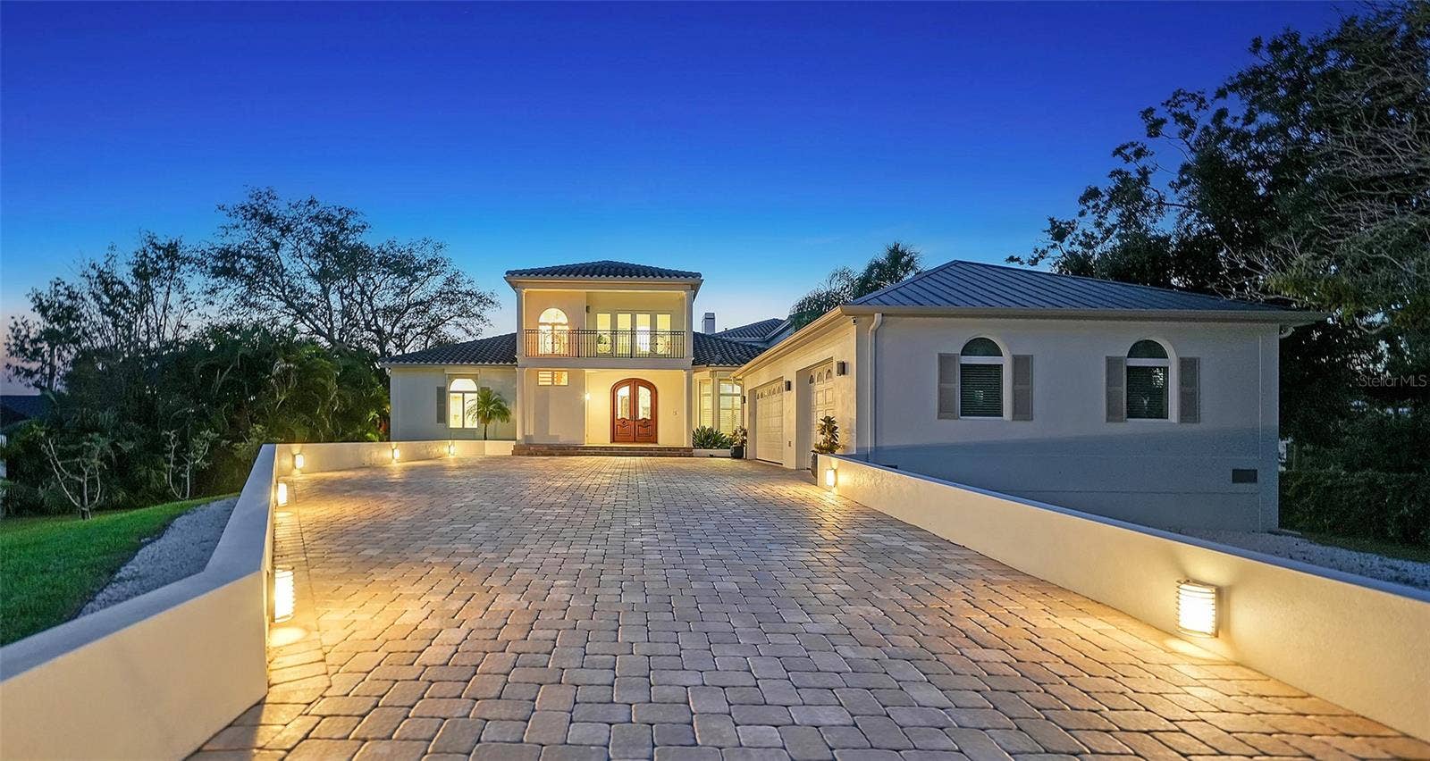 2115 LYCHEE LANE, Nokomis, FL 34275 Lighted driveway