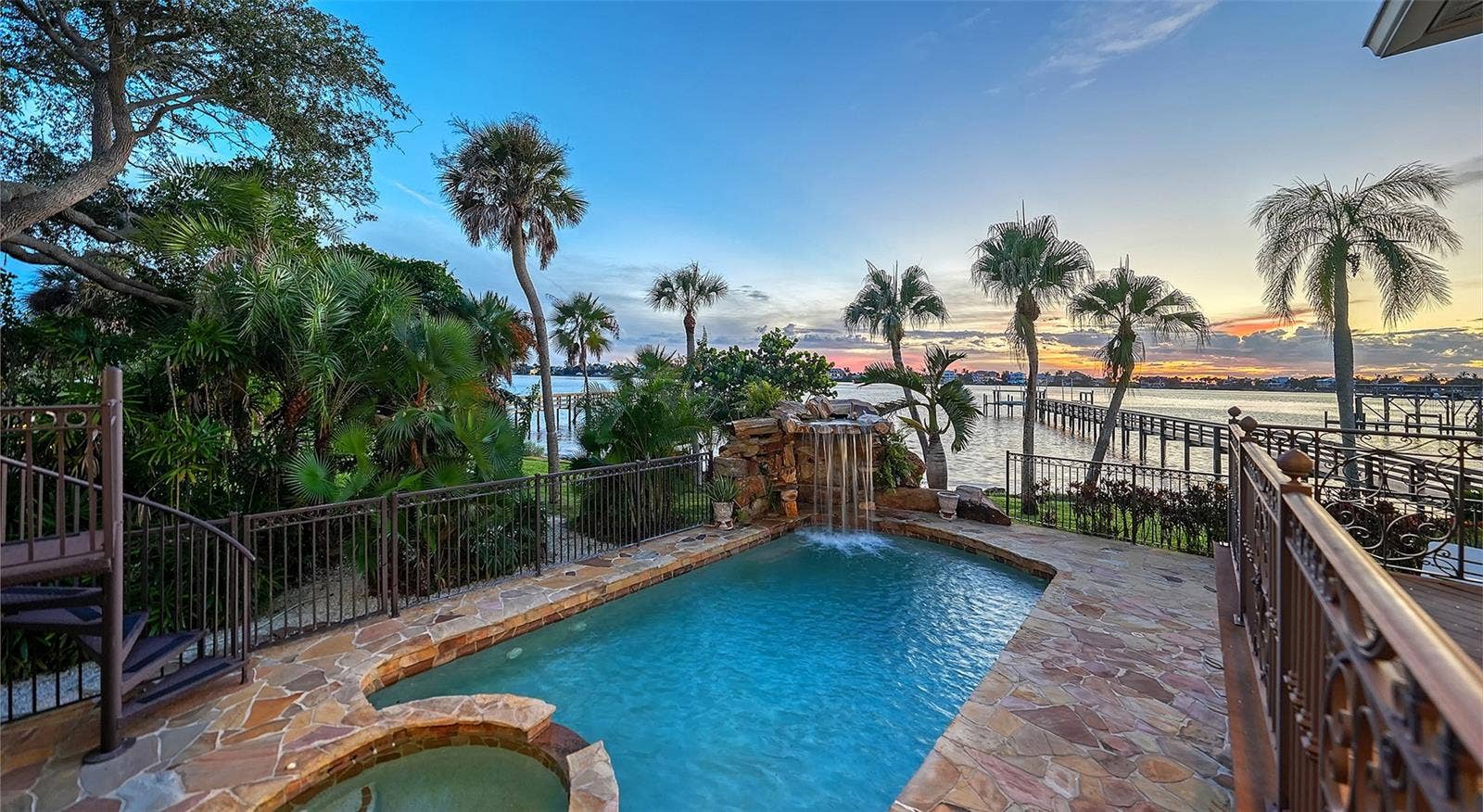 2115 LYCHEE LANE, Nokomis, FL 34275 Pool and spa with waterfalls