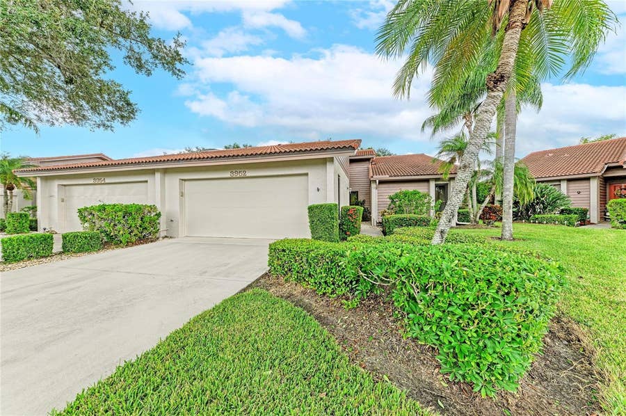 Property photo for 3952 WILSHIRE CIRCLE E, #166, Sarasota, FL