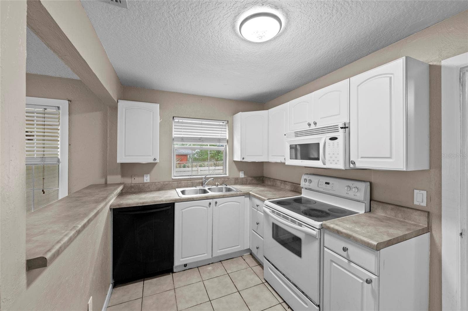 1206 30TH STREET W, Bradenton, FL 34205 Kitchen