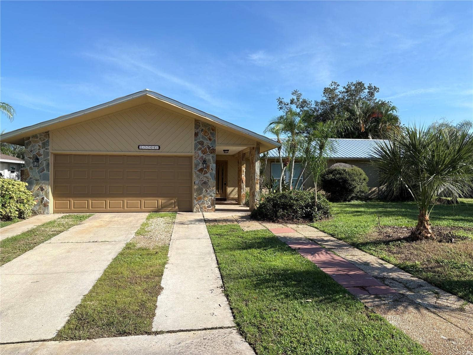 7704 24TH AVENUE W, Bradenton, FL 34209 7704 24TH AVENUE W, Bradenton, FL 34209