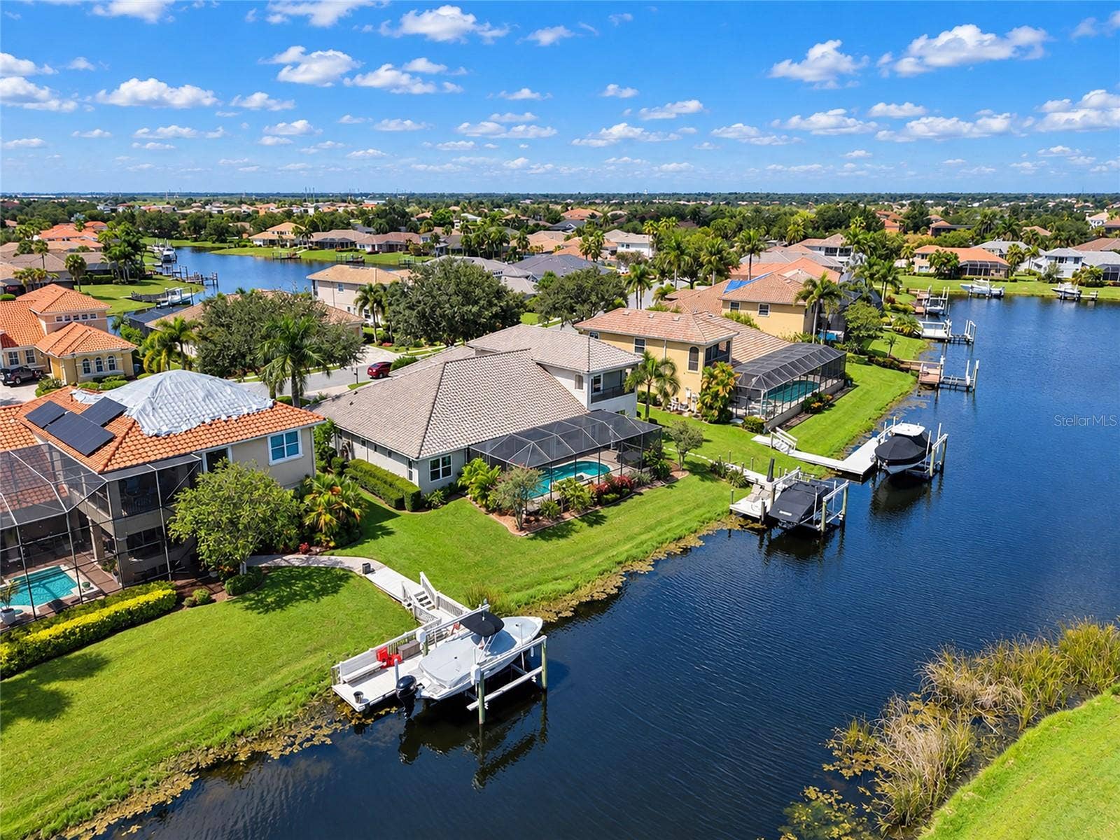 817 MARITIME COURT, Bradenton, FL 34212 817 MARITIME COURT, Bradenton, FL 34212
