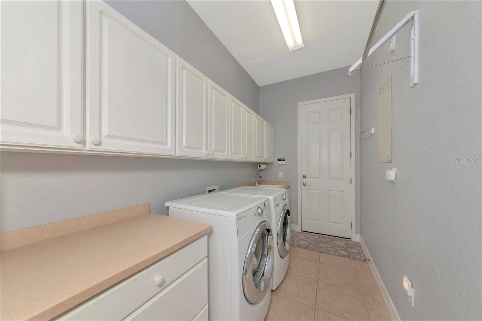 817 MARITIME COURT, Bradenton, FL 34212 817 MARITIME COURT, Bradenton, FL 34212