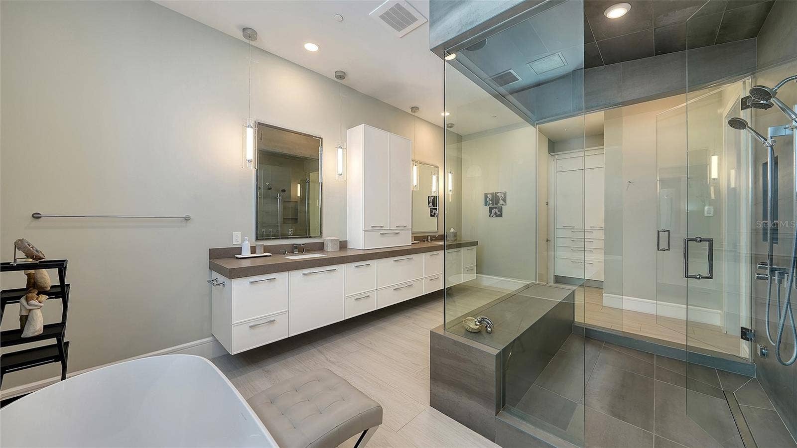 605 S GULFSTREAM AVENUE, #13, Sarasota, FL 34236 605 S GULFSTREAM AVENUE, #13, Sarasota, FL 34236