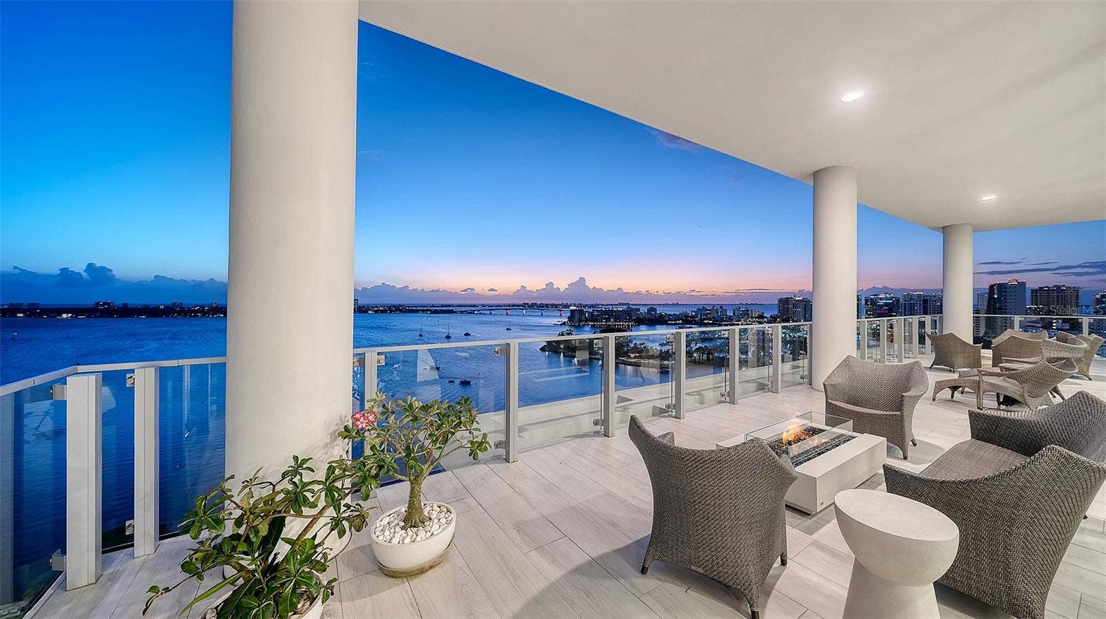 605 S GULFSTREAM AVENUE, #13, Sarasota, FL 34236 605 S GULFSTREAM AVENUE, #13, Sarasota, FL 34236