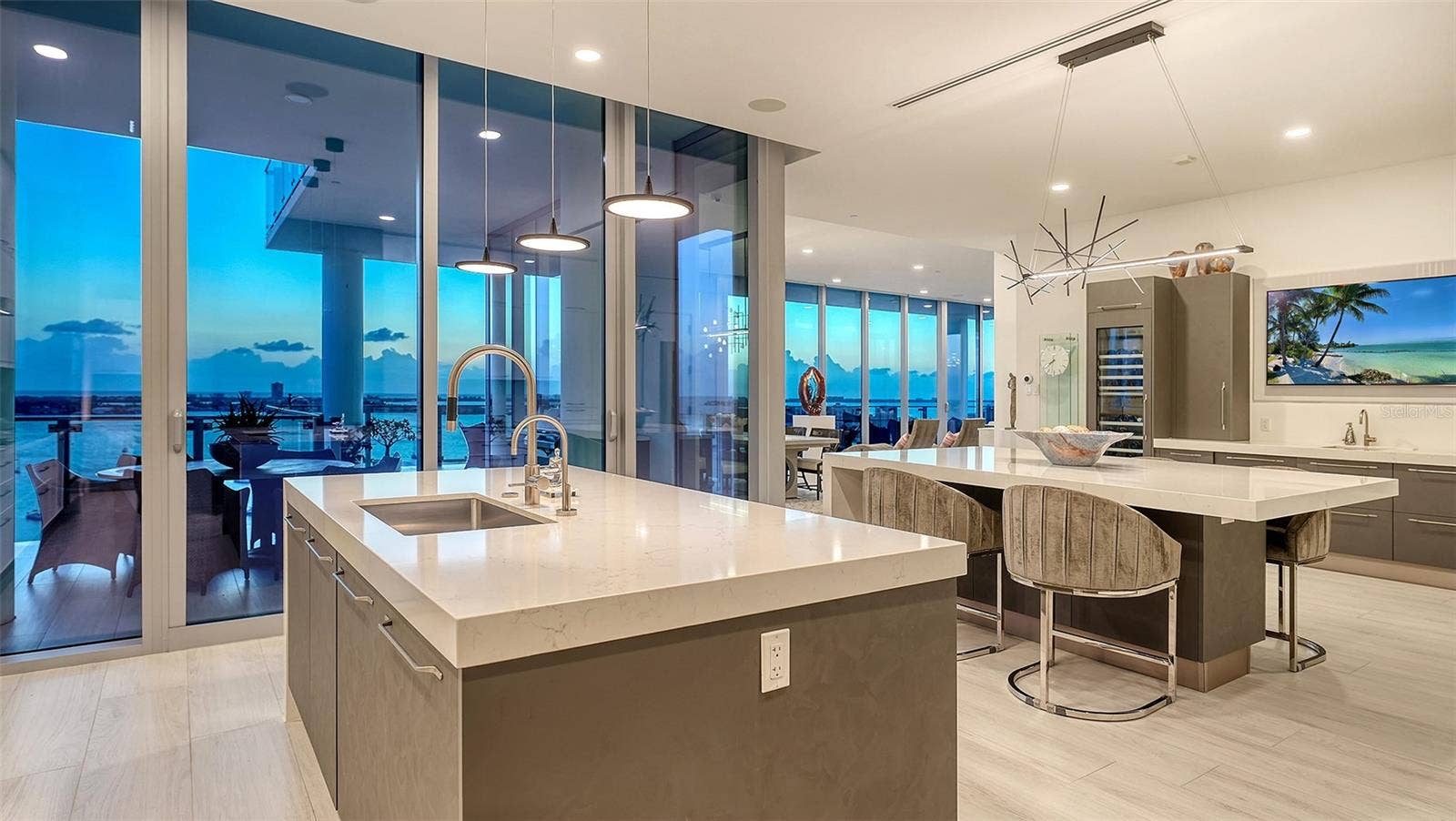 605 S GULFSTREAM AVENUE, #13, Sarasota, FL 34236 605 S GULFSTREAM AVENUE, #13, Sarasota, FL 34236