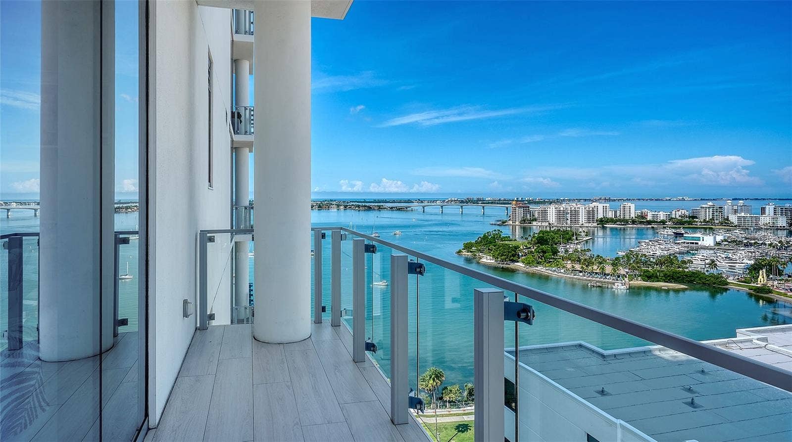 605 S GULFSTREAM AVENUE, #13, Sarasota, FL 34236 605 S GULFSTREAM AVENUE, #13, Sarasota, FL 34236