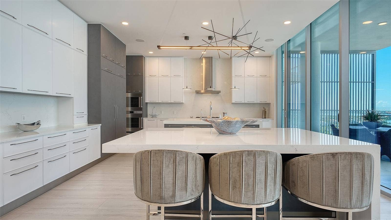 605 S GULFSTREAM AVENUE, #13, Sarasota, FL 34236 605 S GULFSTREAM AVENUE, #13, Sarasota, FL 34236