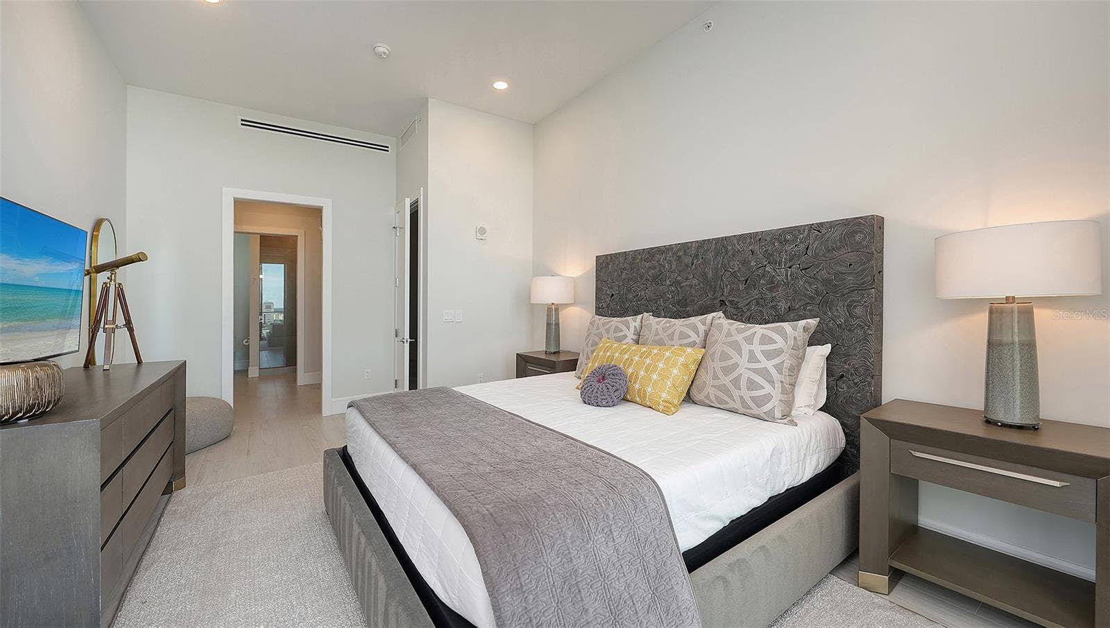 605 S GULFSTREAM AVENUE, #13, Sarasota, FL 34236 605 S GULFSTREAM AVENUE, #13, Sarasota, FL 34236