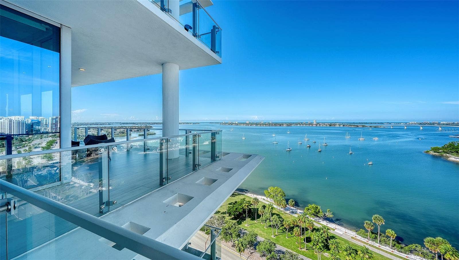 605 S GULFSTREAM AVENUE, #13, Sarasota, FL 34236 605 S GULFSTREAM AVENUE, #13, Sarasota, FL 34236
