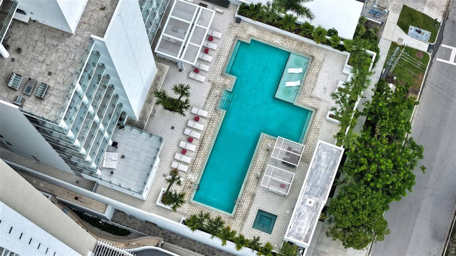 605 S GULFSTREAM AVENUE, #13, Sarasota, FL 34236 605 S GULFSTREAM AVENUE, #13, Sarasota, FL 34236