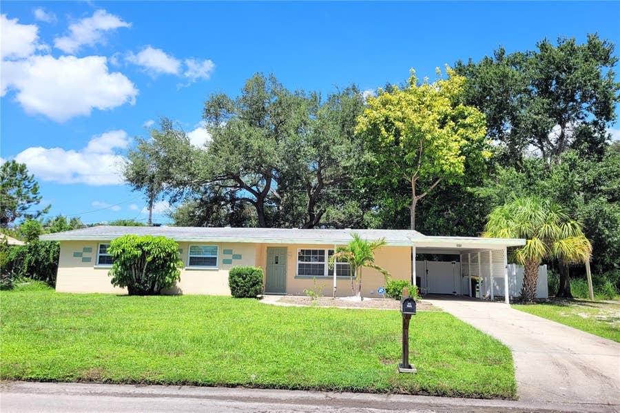 Property photo for 2975 LOUISE STREET, Sarasota, FL