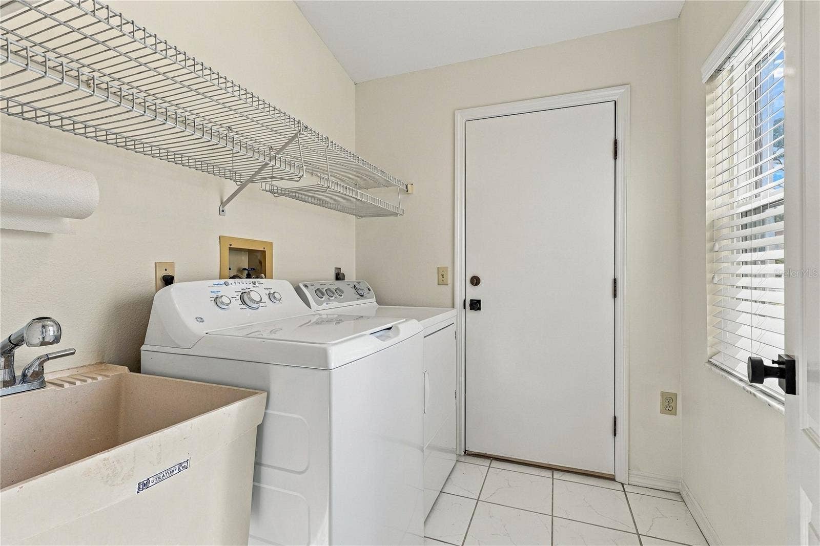 5816 BEAURIVAGE AVENUE, Sarasota, FL 34243 5816 BEAURIVAGE AVENUE, Sarasota, FL 34243