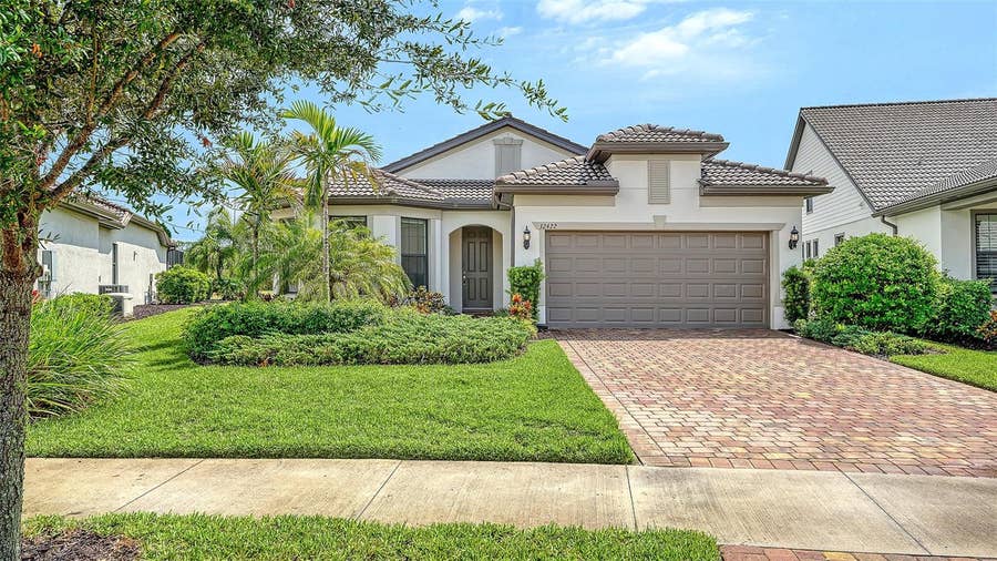 Property photo for 12422 WOOD FERN COURT, Sarasota, FL