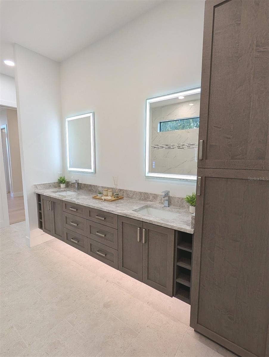 2110 MICHELE DRIVE, Sarasota, FL 34231 2110 MICHELE DRIVE, Sarasota, FL 34231