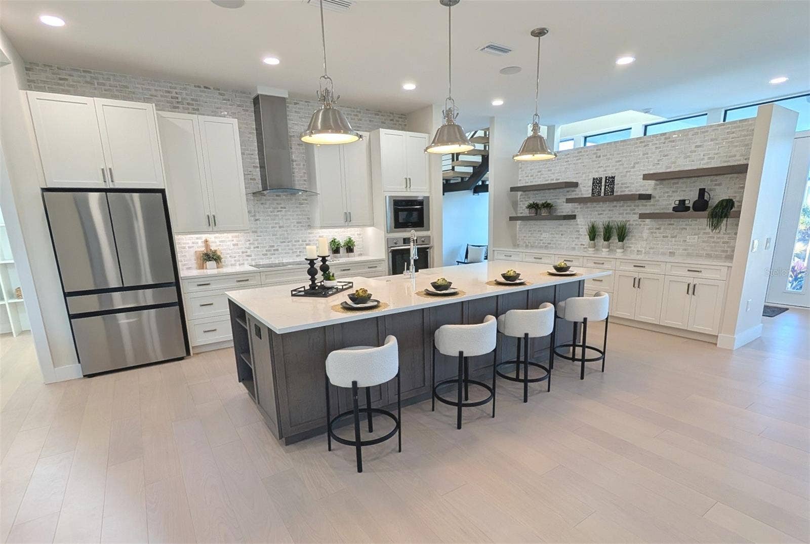 2110 MICHELE DRIVE, Sarasota, FL 34231 2110 MICHELE DRIVE, Sarasota, FL 34231