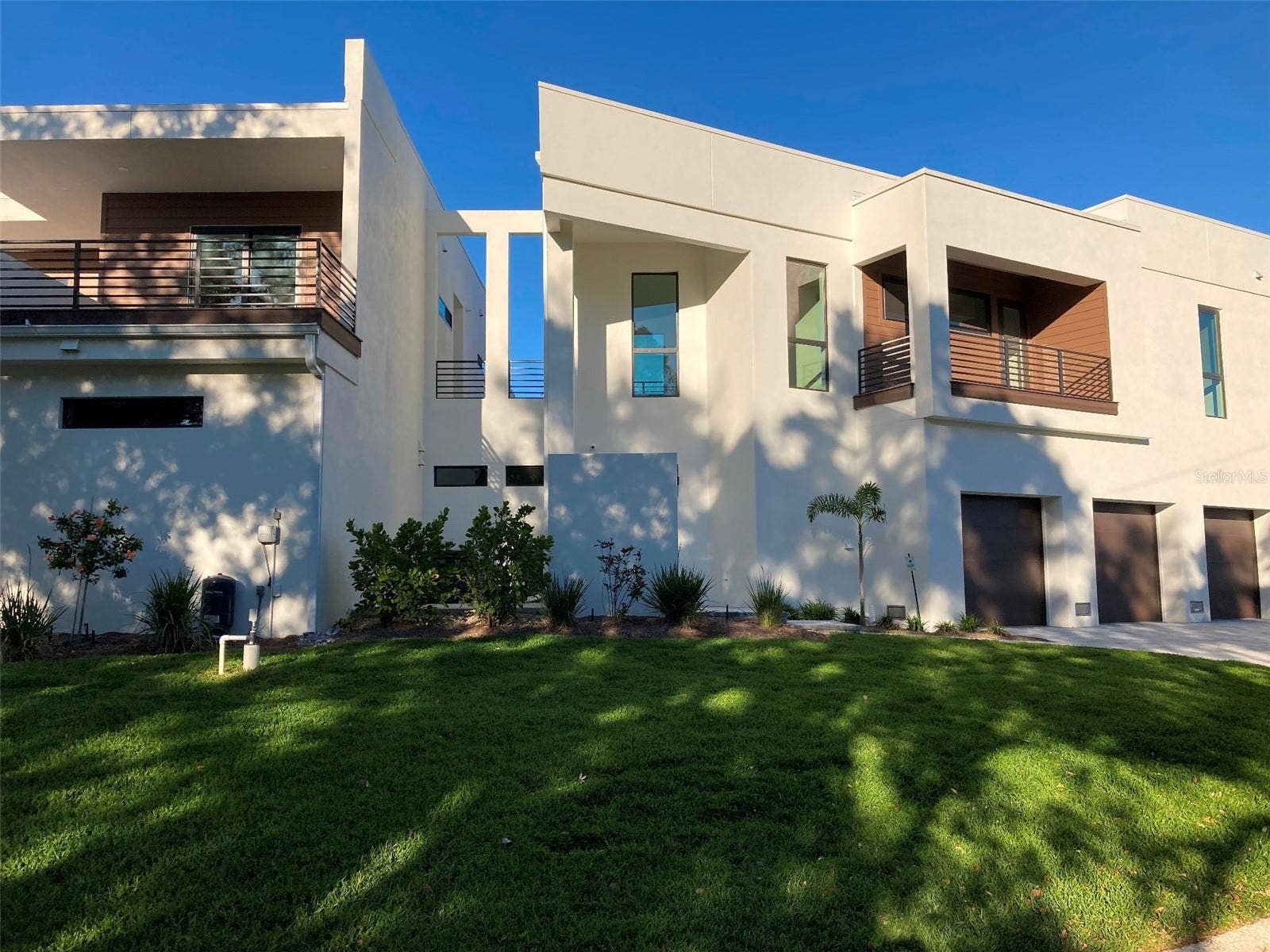 2110 MICHELE DRIVE, Sarasota, FL 34231 2110 MICHELE DRIVE, Sarasota, FL 34231